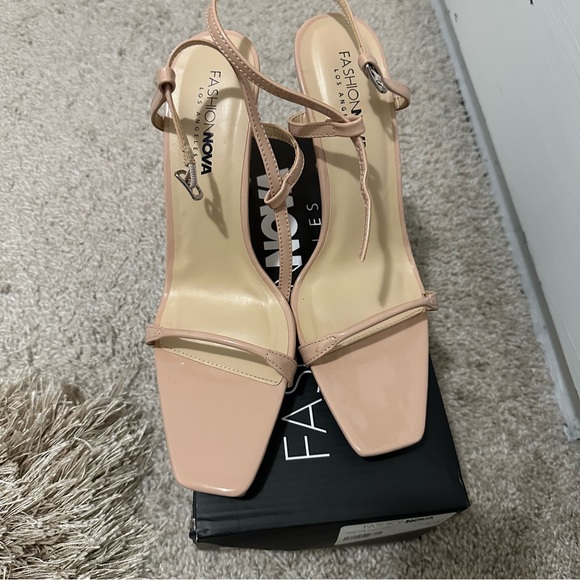 Heel the love heels from Fashionnova - Picture 1 of 2
